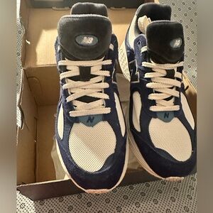 New Balance 2002R Sneakers